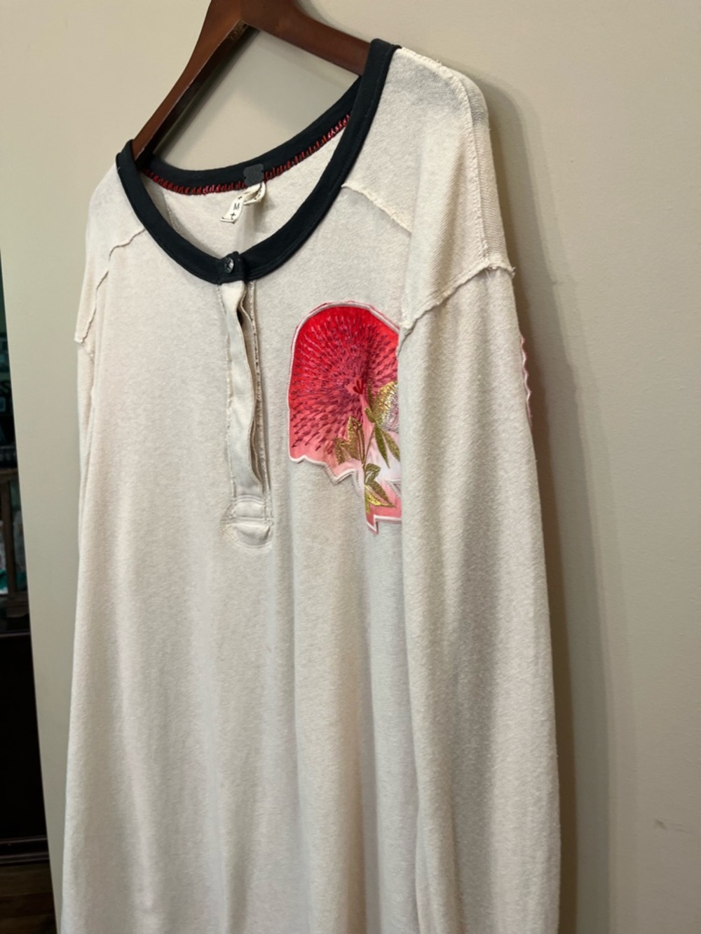 Free People embroidered bird, shell Henley tunic, slub knit, oversized Medium - Picture 4 of 9